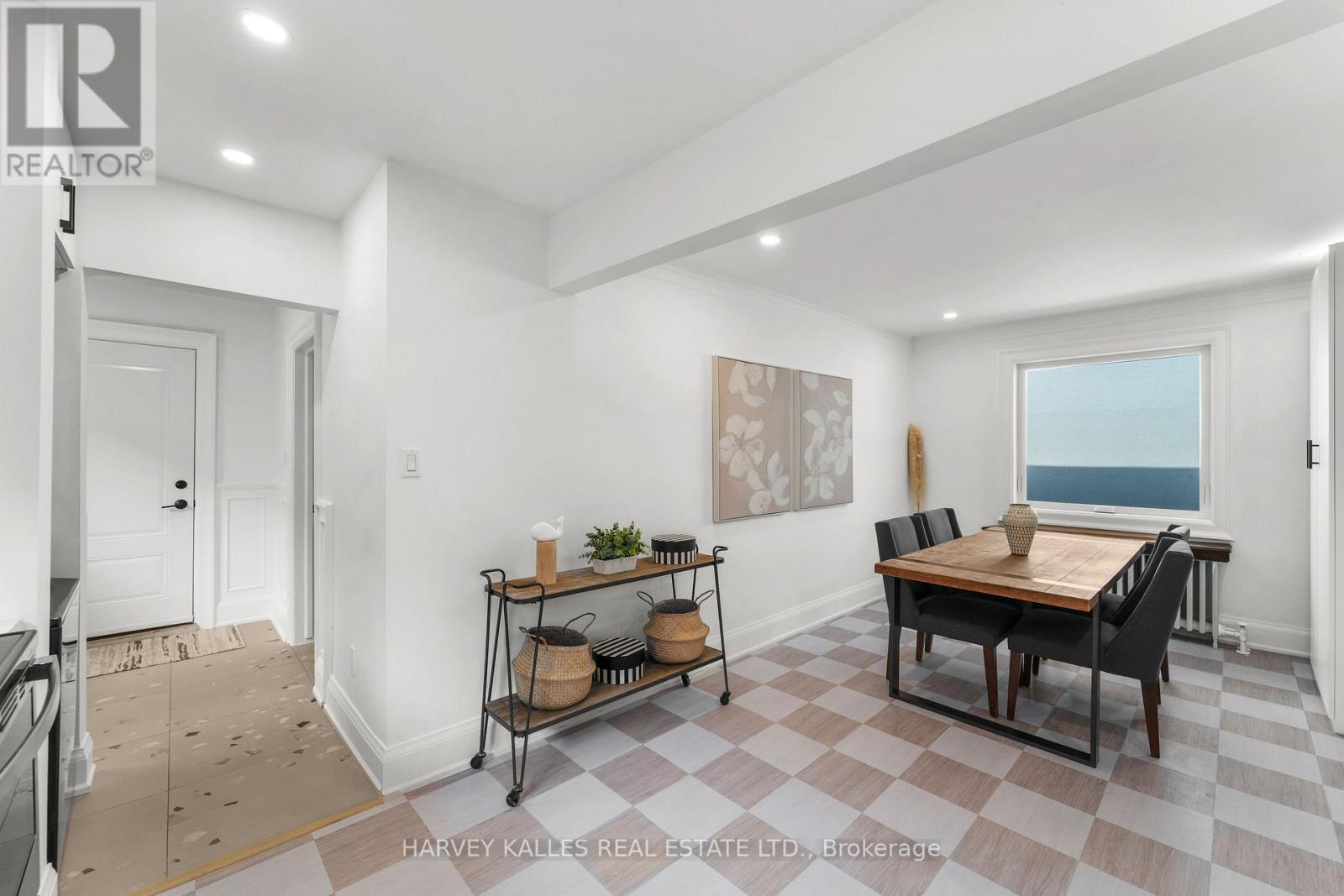 243 NORTHCLIFFE BOULEVARD