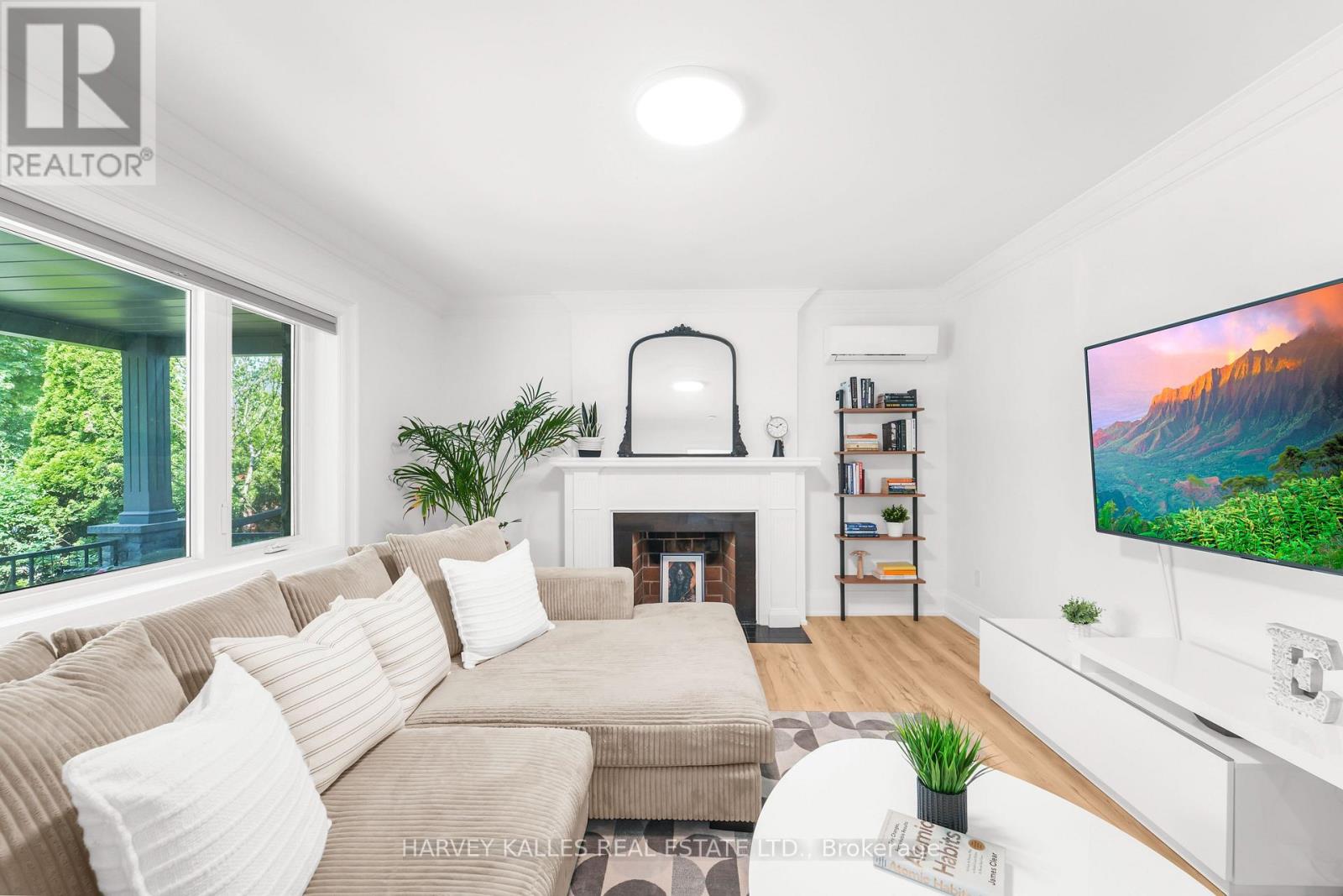 243 NORTHCLIFFE BOULEVARD