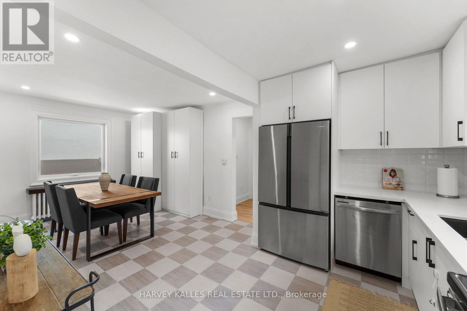 243 NORTHCLIFFE BOULEVARD