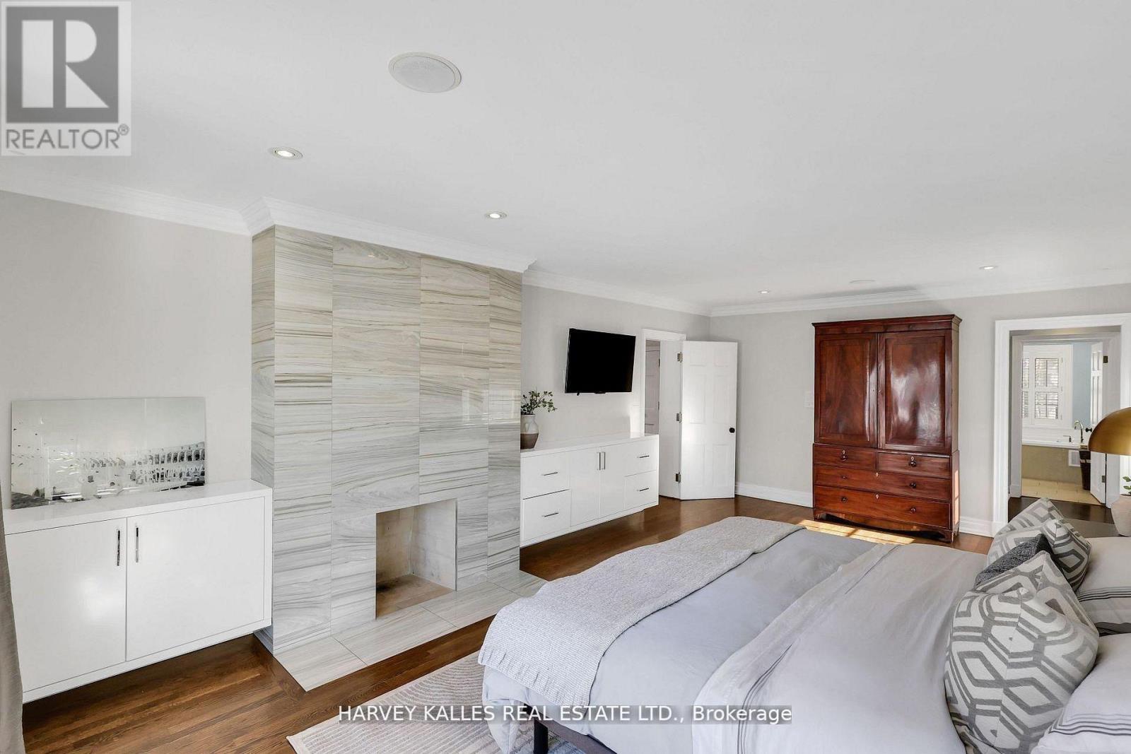 444 RUSSELL HILL ROAD