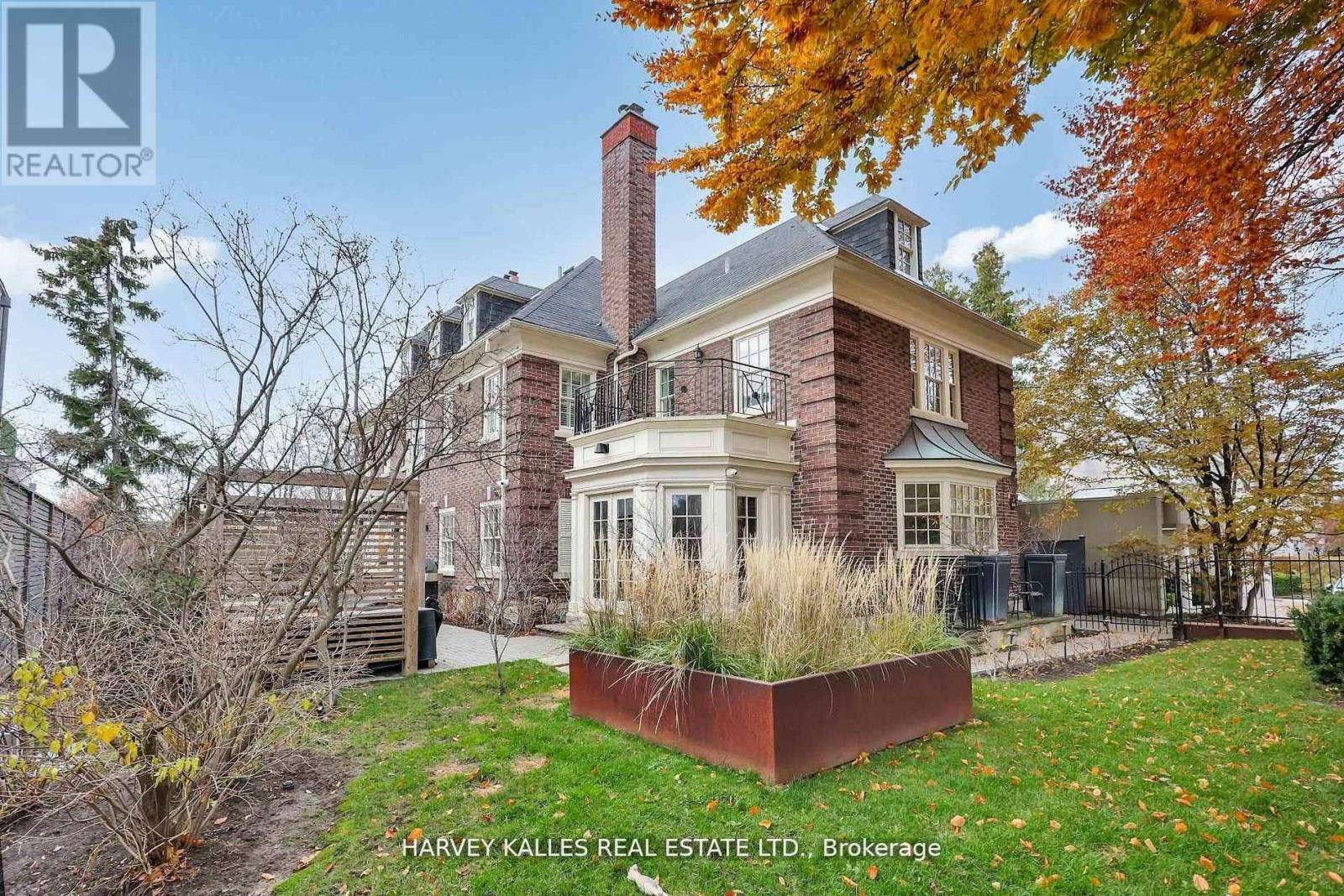 444 RUSSELL HILL ROAD