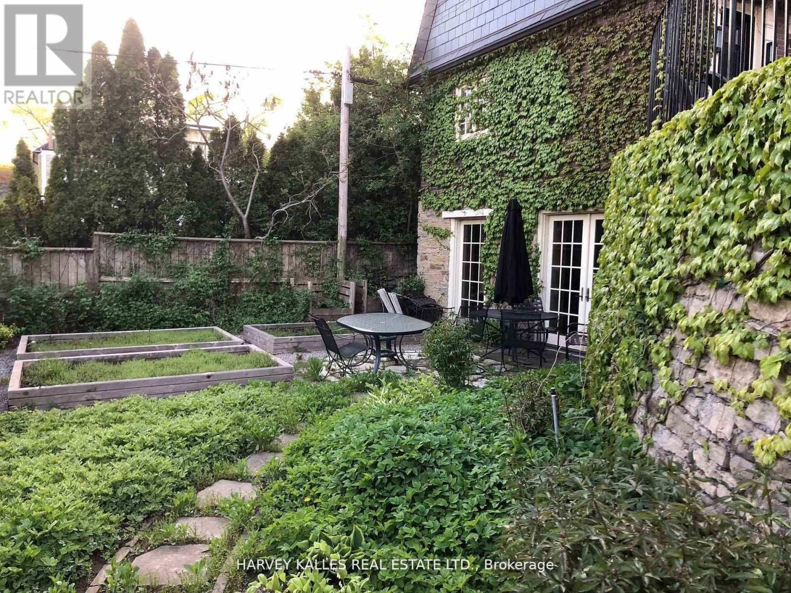 444 RUSSELL HILL ROAD