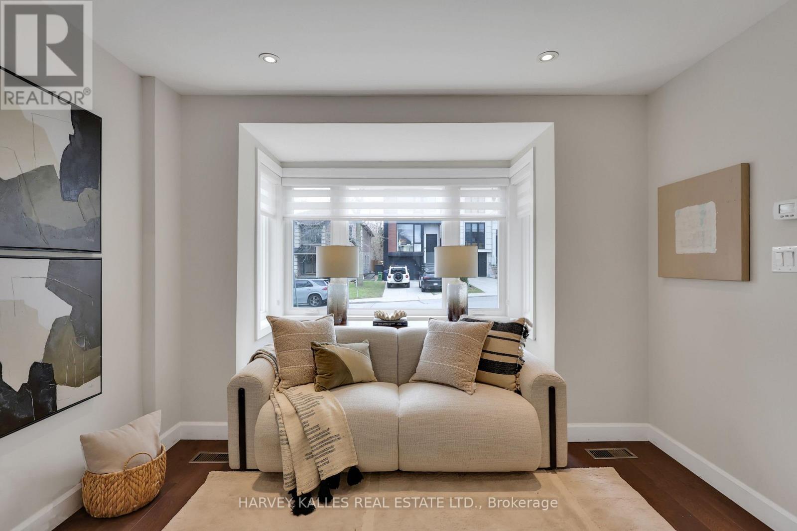 320 MELROSE AVENUE