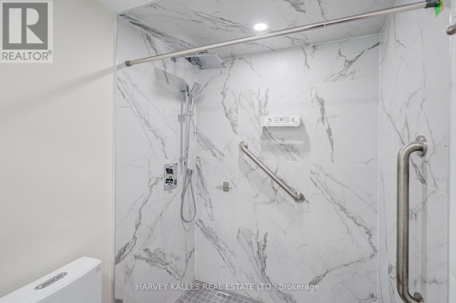 109 - 3000 BATHURST STREET