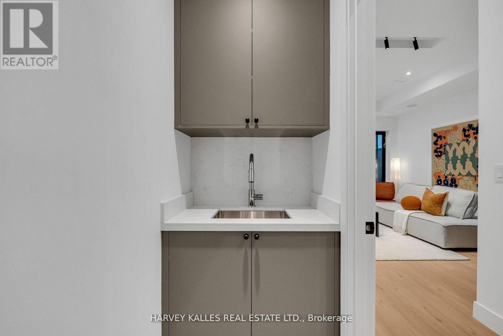 101 BRIAR HILL AVENUE