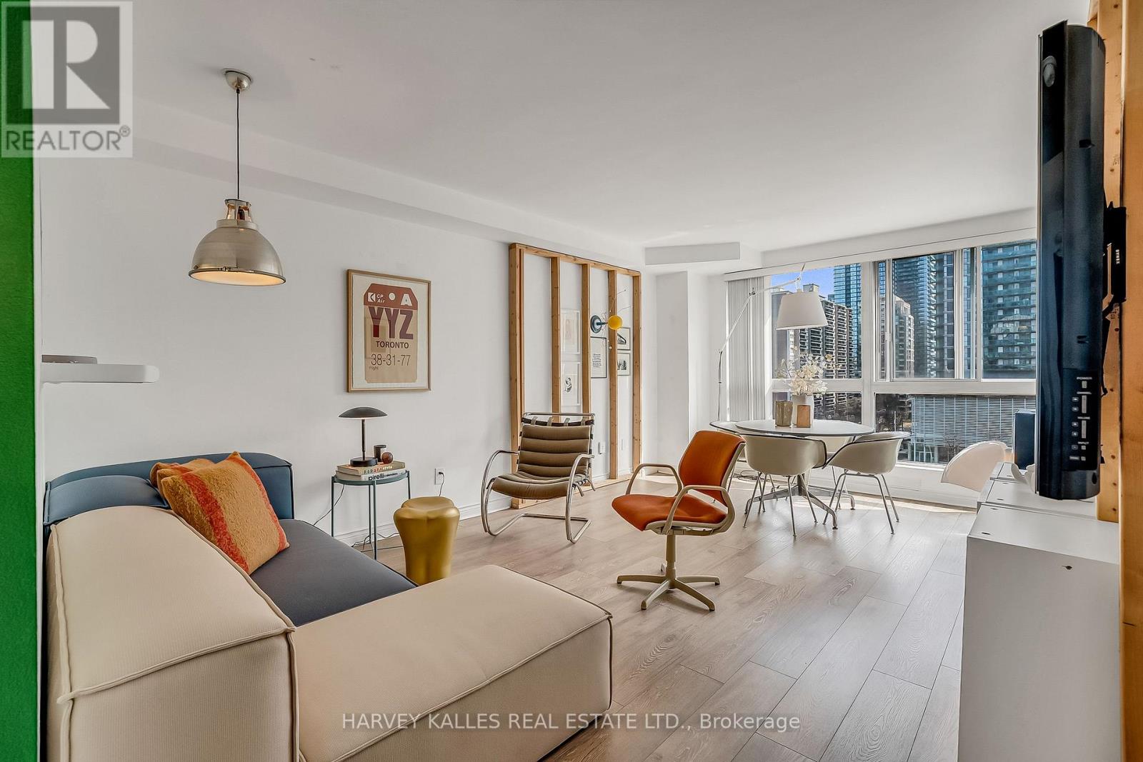609 - 7 BROADWAY AVENUE