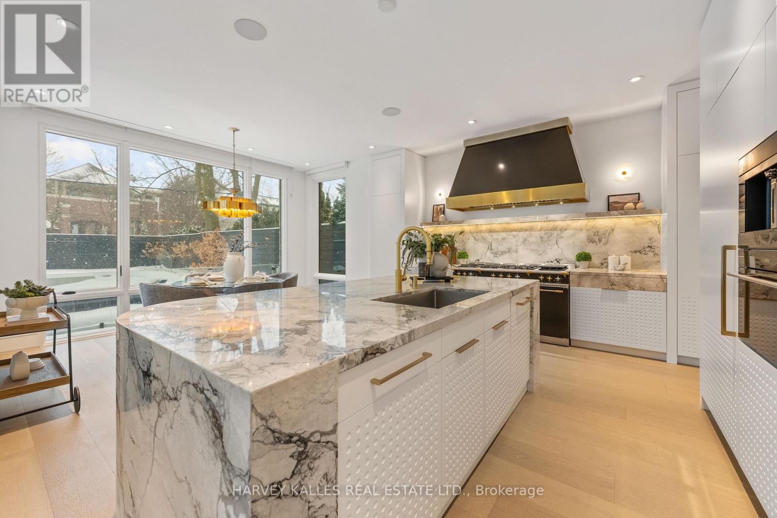 335 LYTTON BOULEVARD