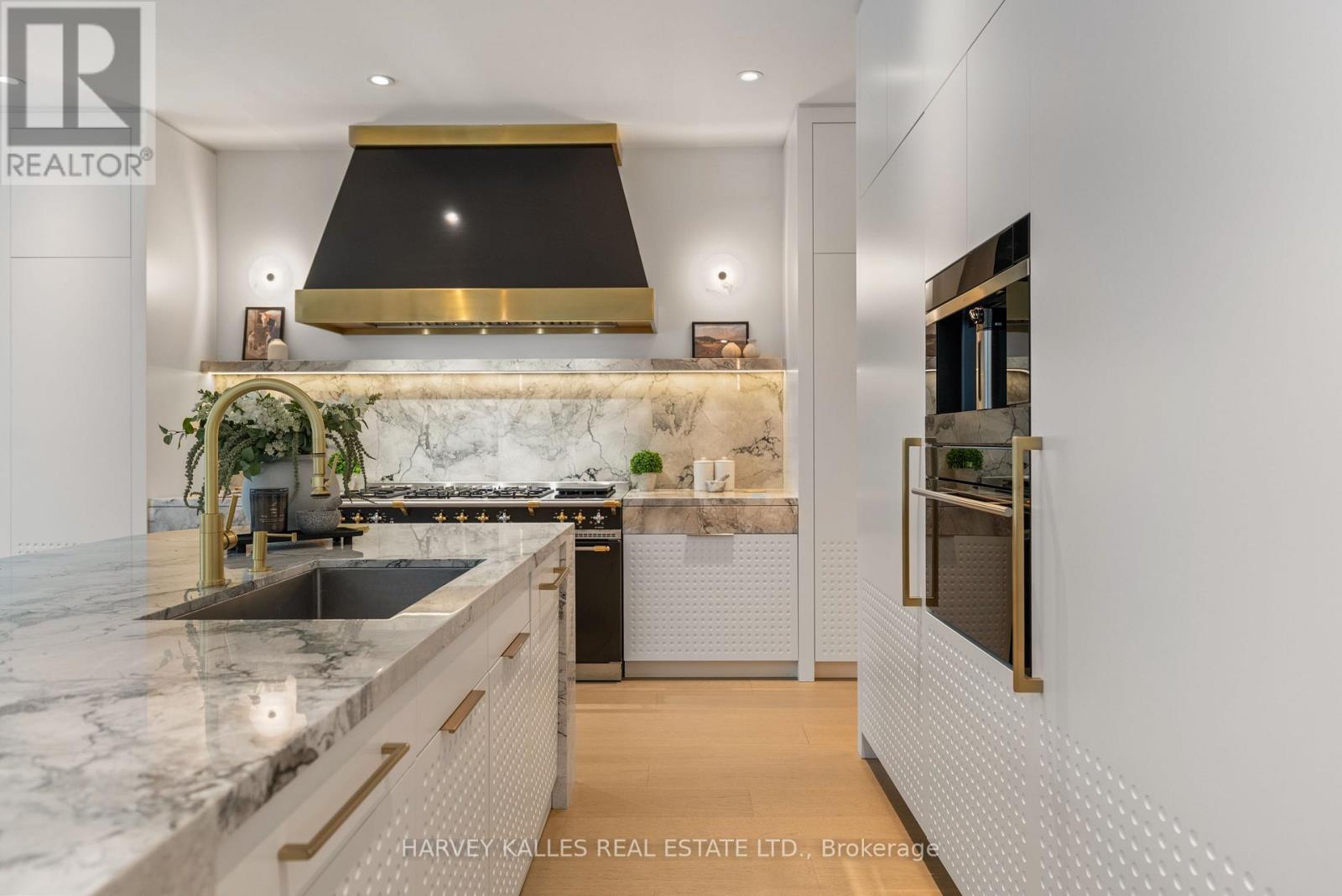 335 LYTTON BOULEVARD