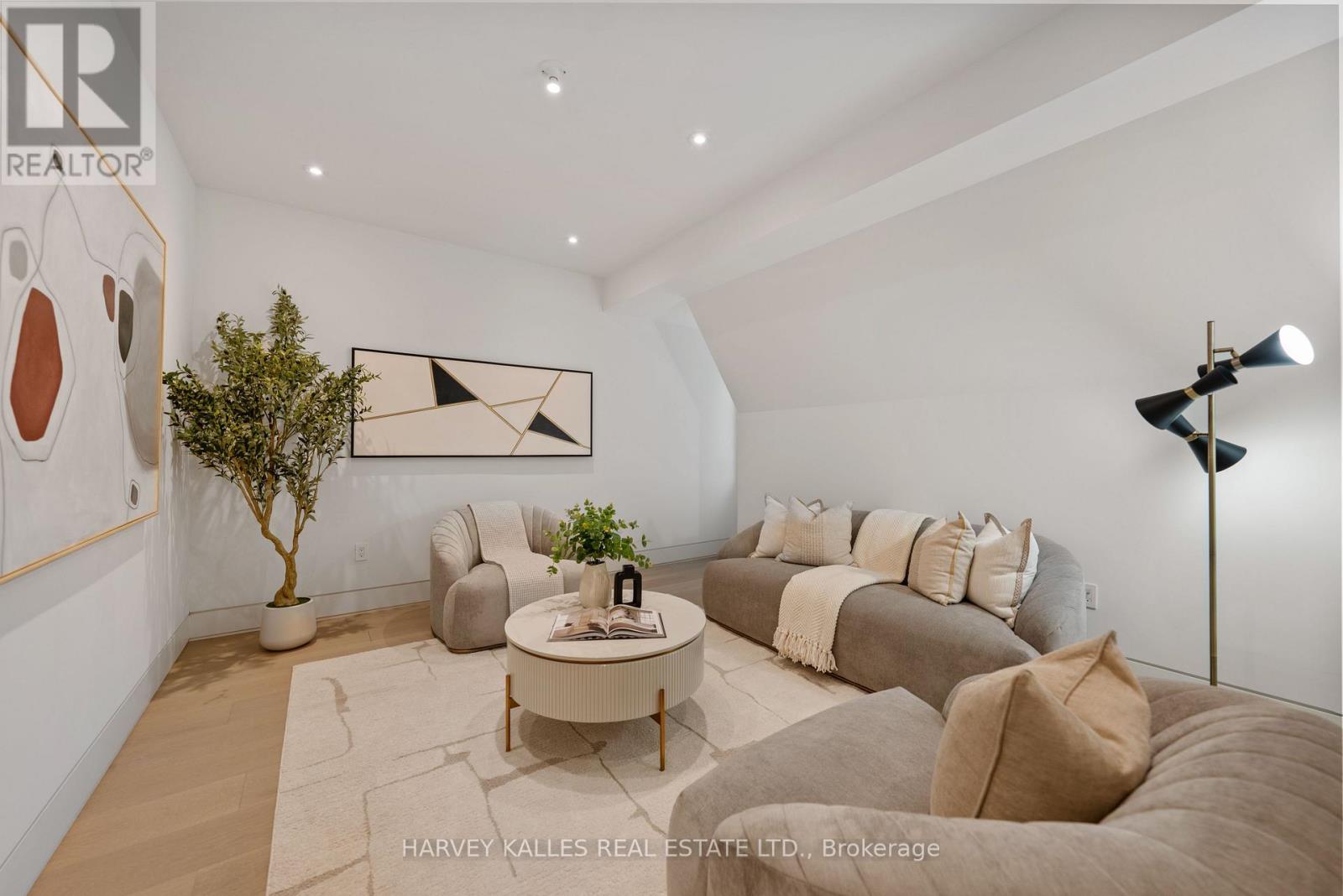 335 LYTTON BOULEVARD