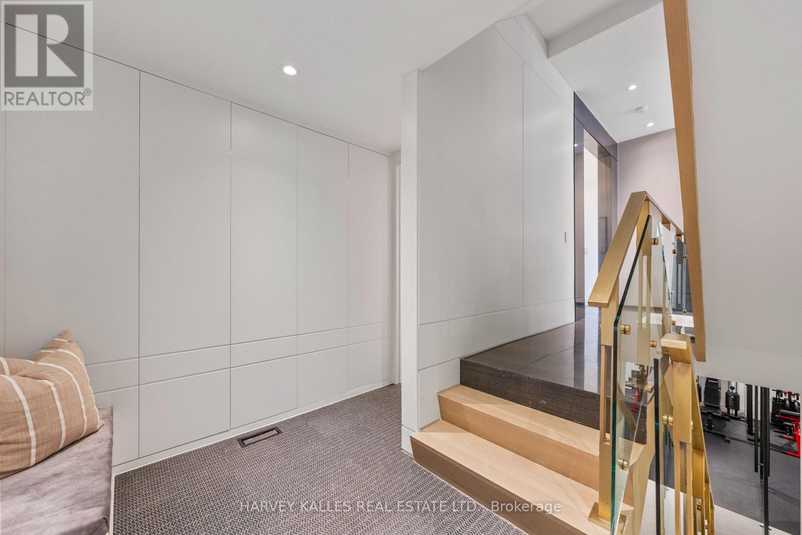 335 LYTTON BOULEVARD