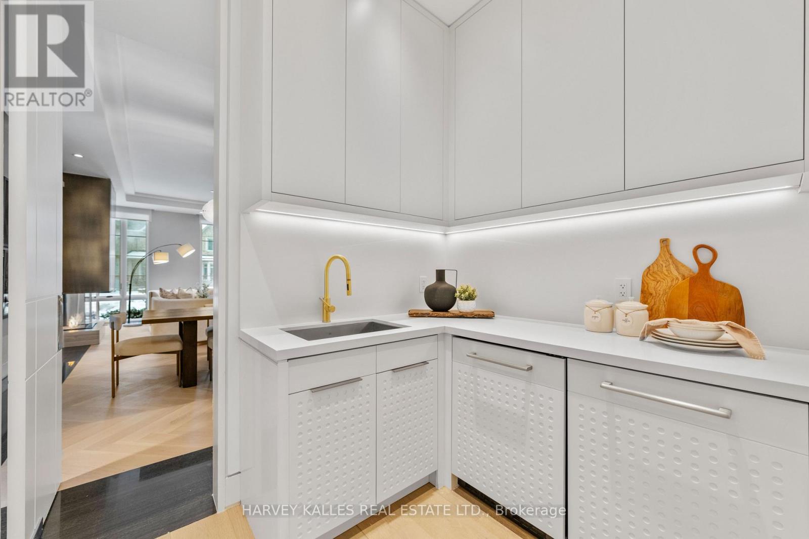 335 LYTTON BOULEVARD