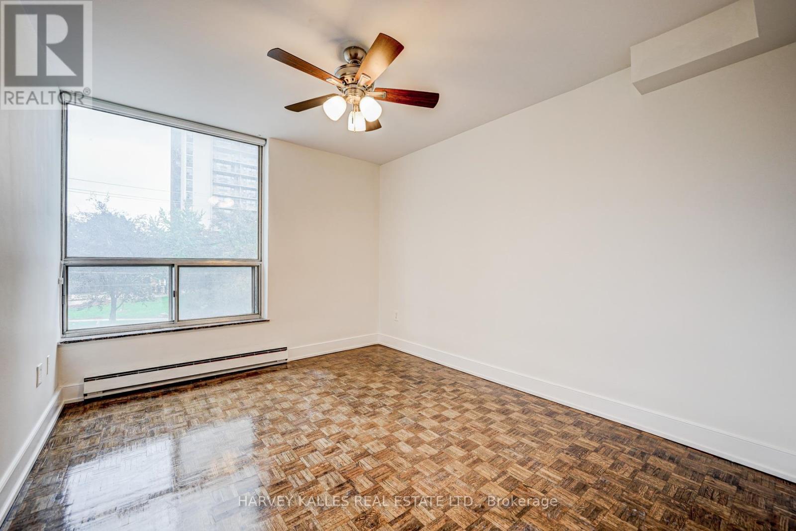 701 - 133 ERSKINE AVENUE