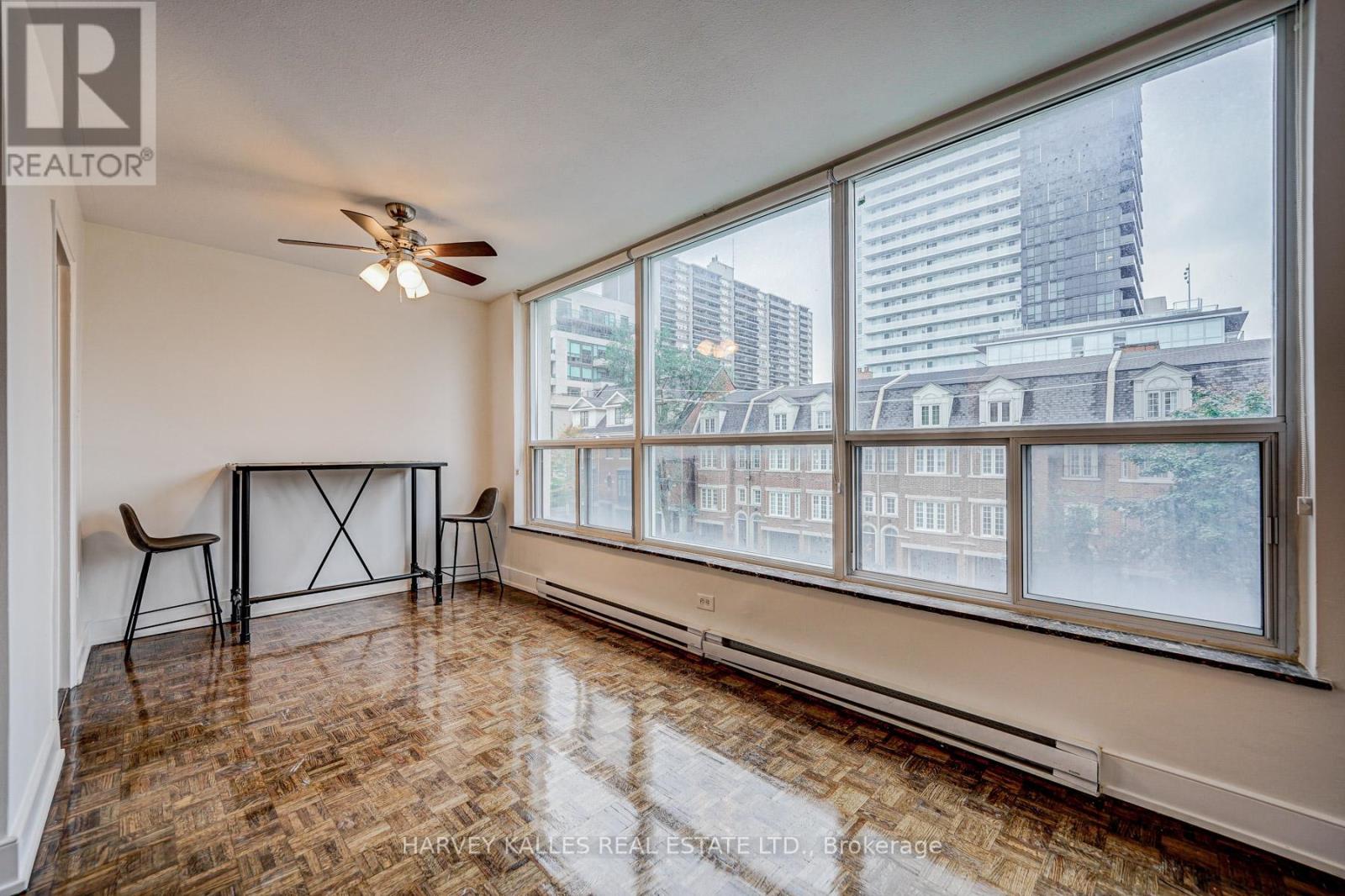 701 - 133 ERSKINE AVENUE