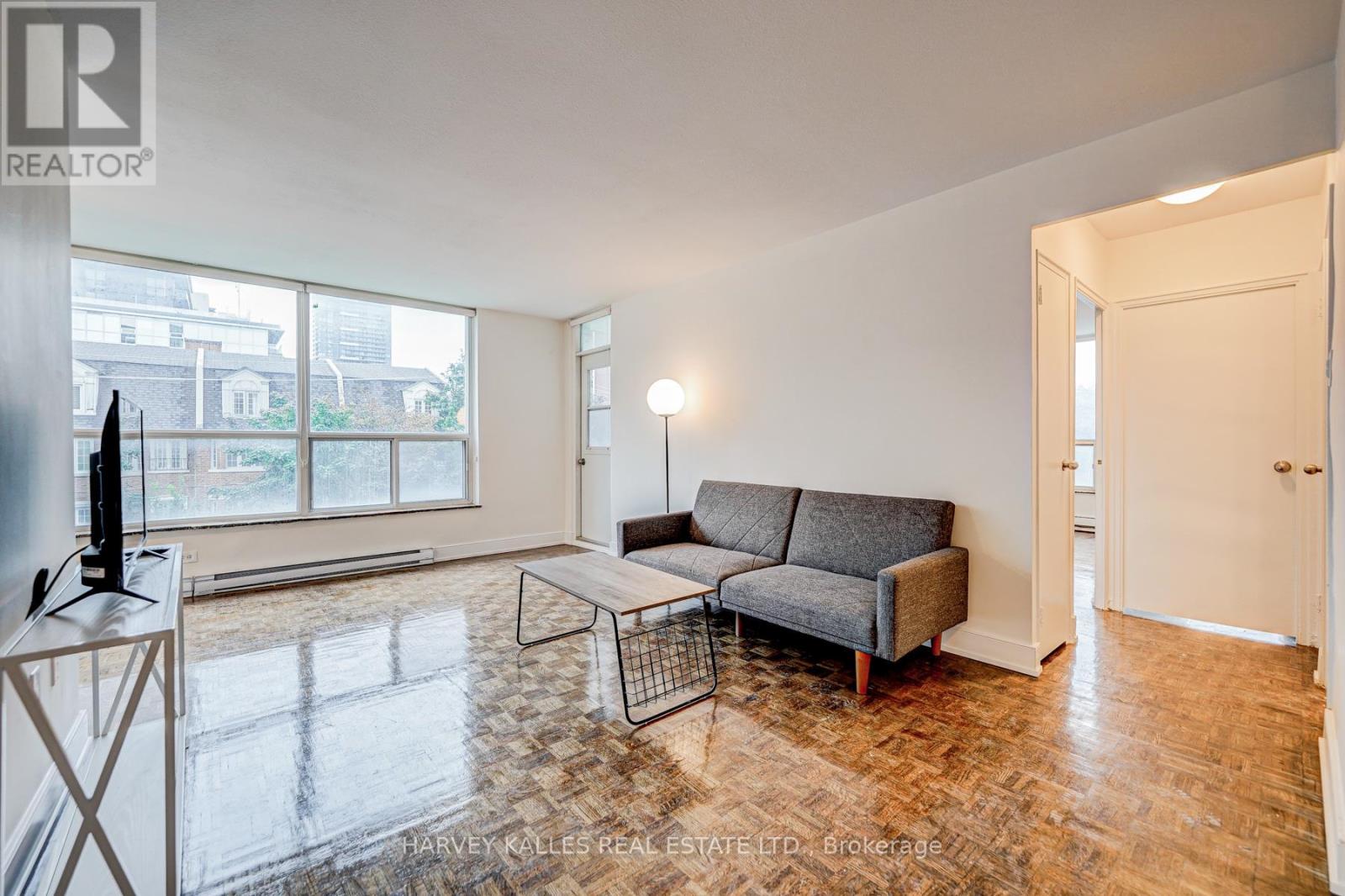 701 - 133 ERSKINE AVENUE