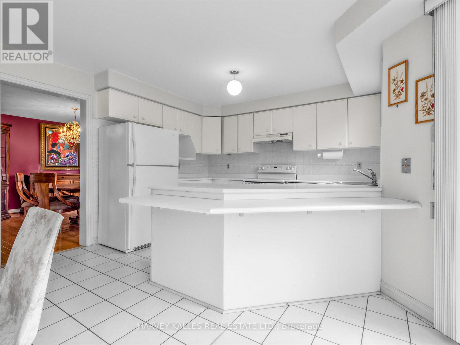 82 BOWRING WALK