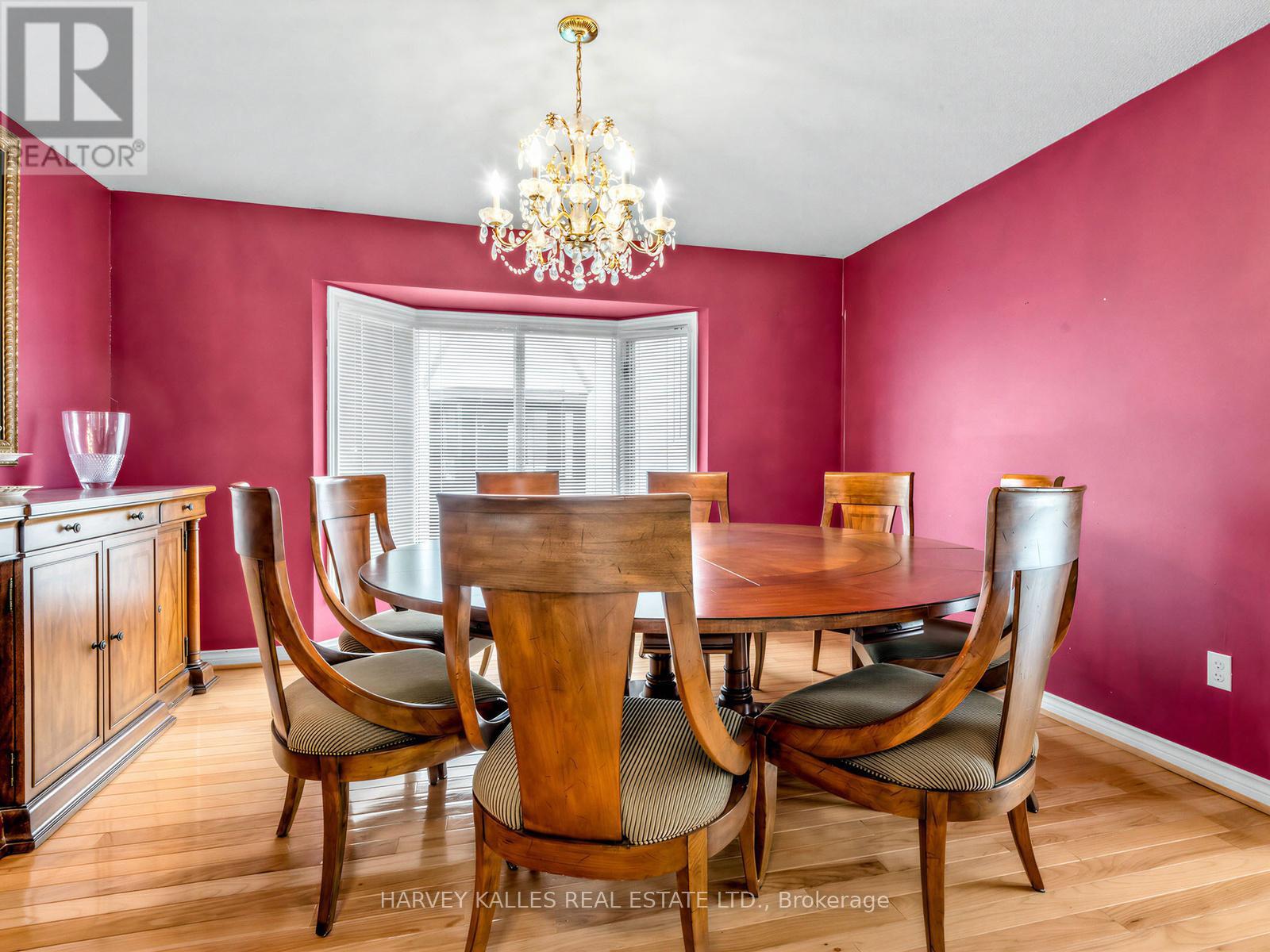 82 BOWRING WALK
