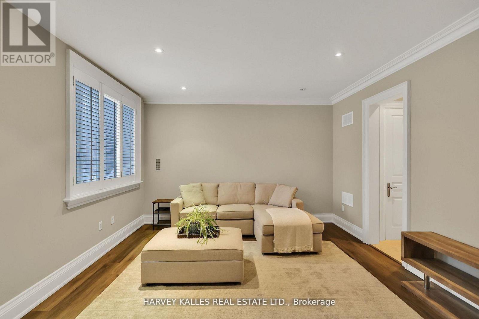 39 GORMLEY AVENUE