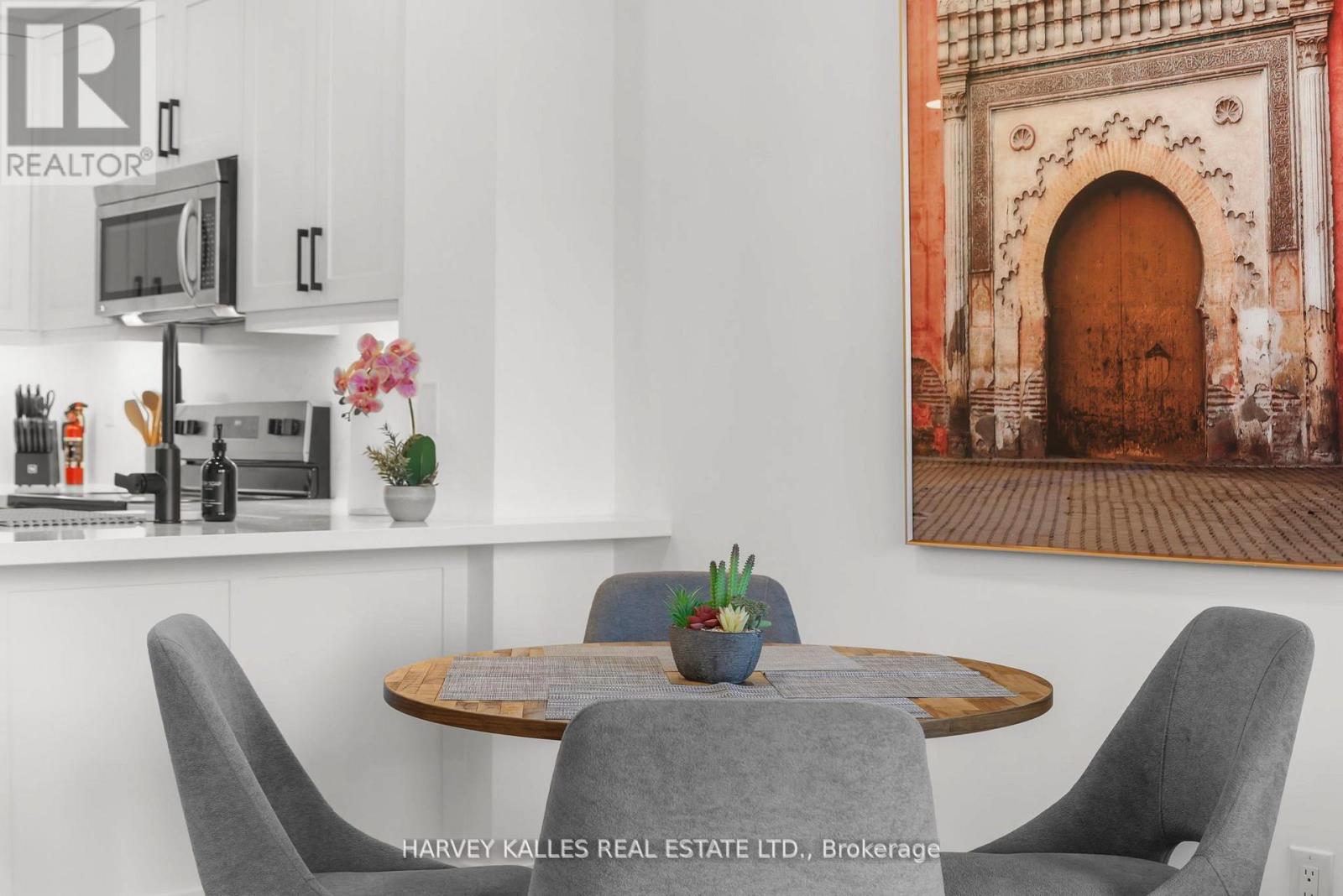 1606 - 18 YORKVILLE AVENUE