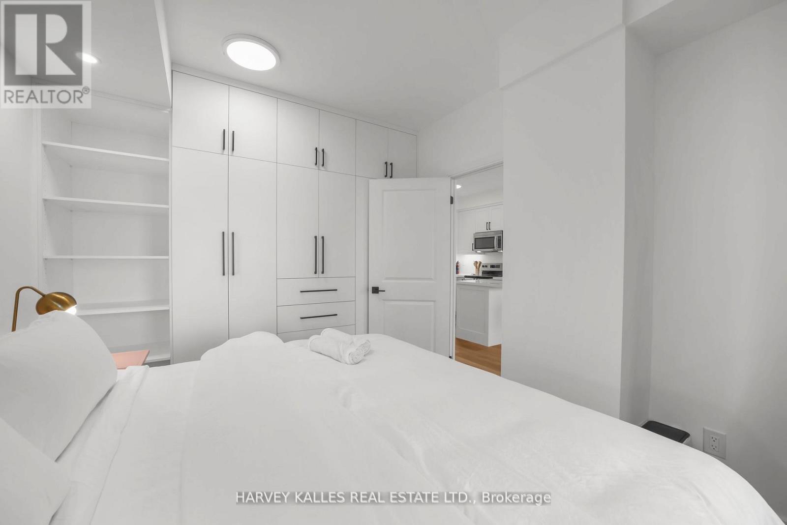 1606 - 18 YORKVILLE AVENUE