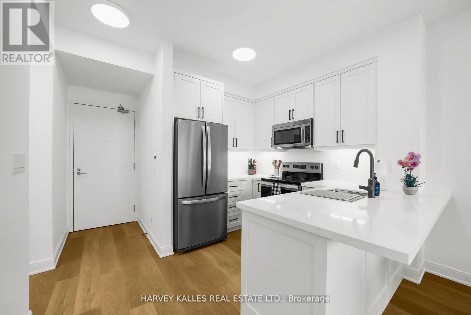 1606 - 18 YORKVILLE AVENUE