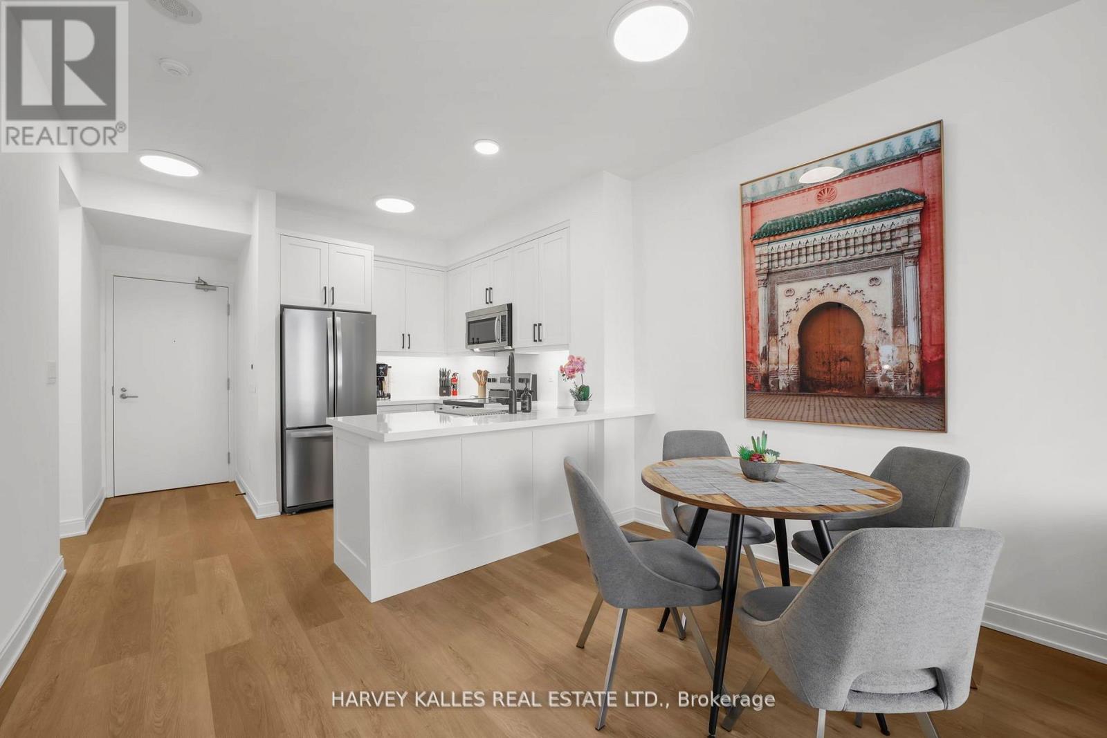 1606 - 18 YORKVILLE AVENUE