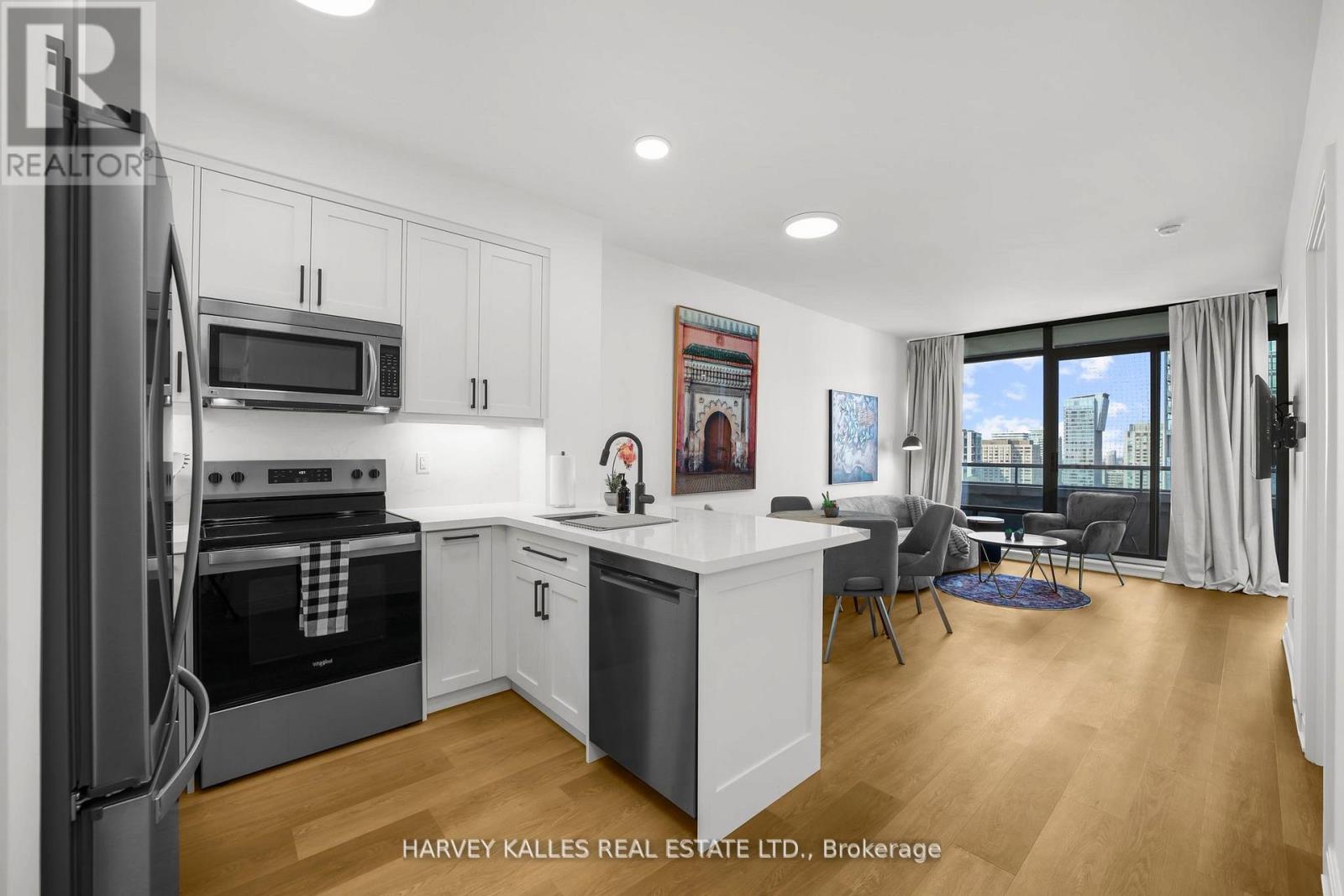 1606 - 18 YORKVILLE AVENUE