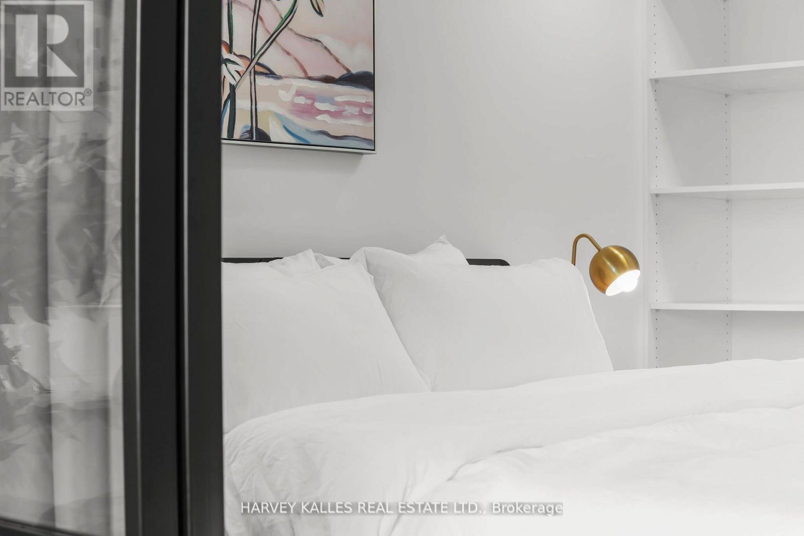 1606 - 18 YORKVILLE AVENUE