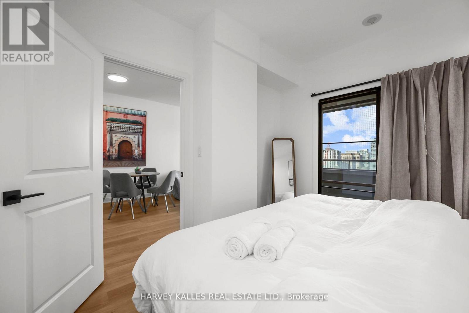 1606 - 18 YORKVILLE AVENUE