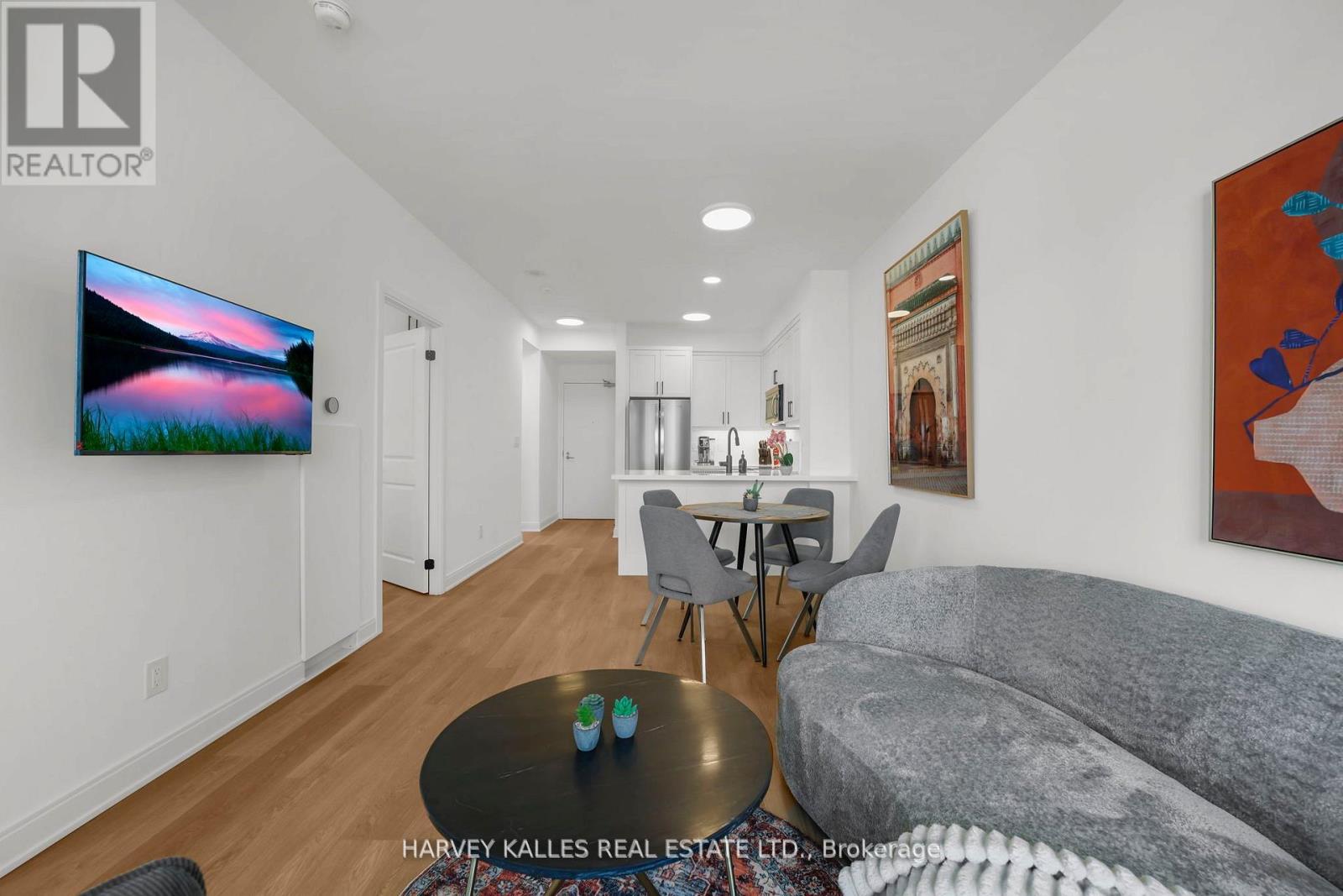 1606 - 18 YORKVILLE AVENUE