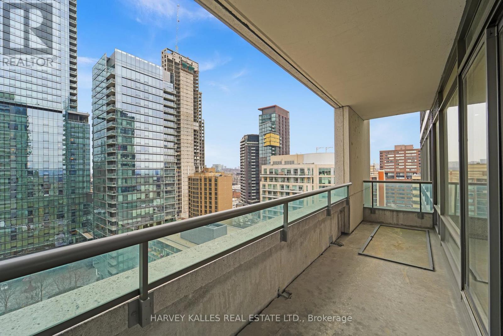 1606 - 18 YORKVILLE AVENUE