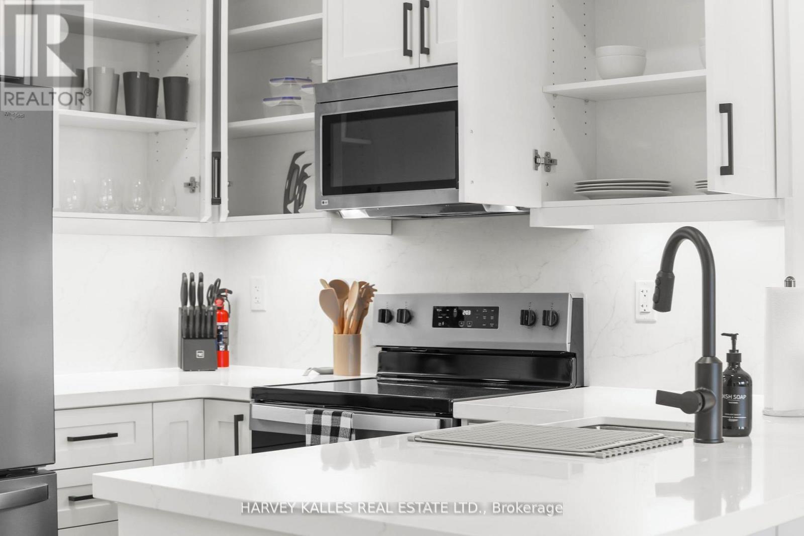 1606 - 18 YORKVILLE AVENUE