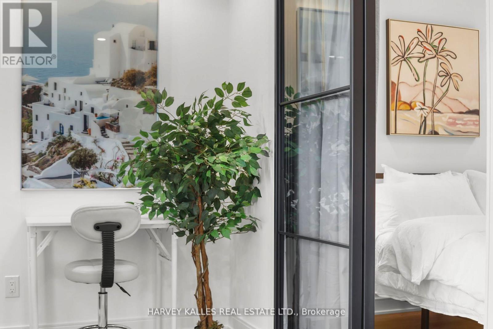 1606 - 18 YORKVILLE AVENUE