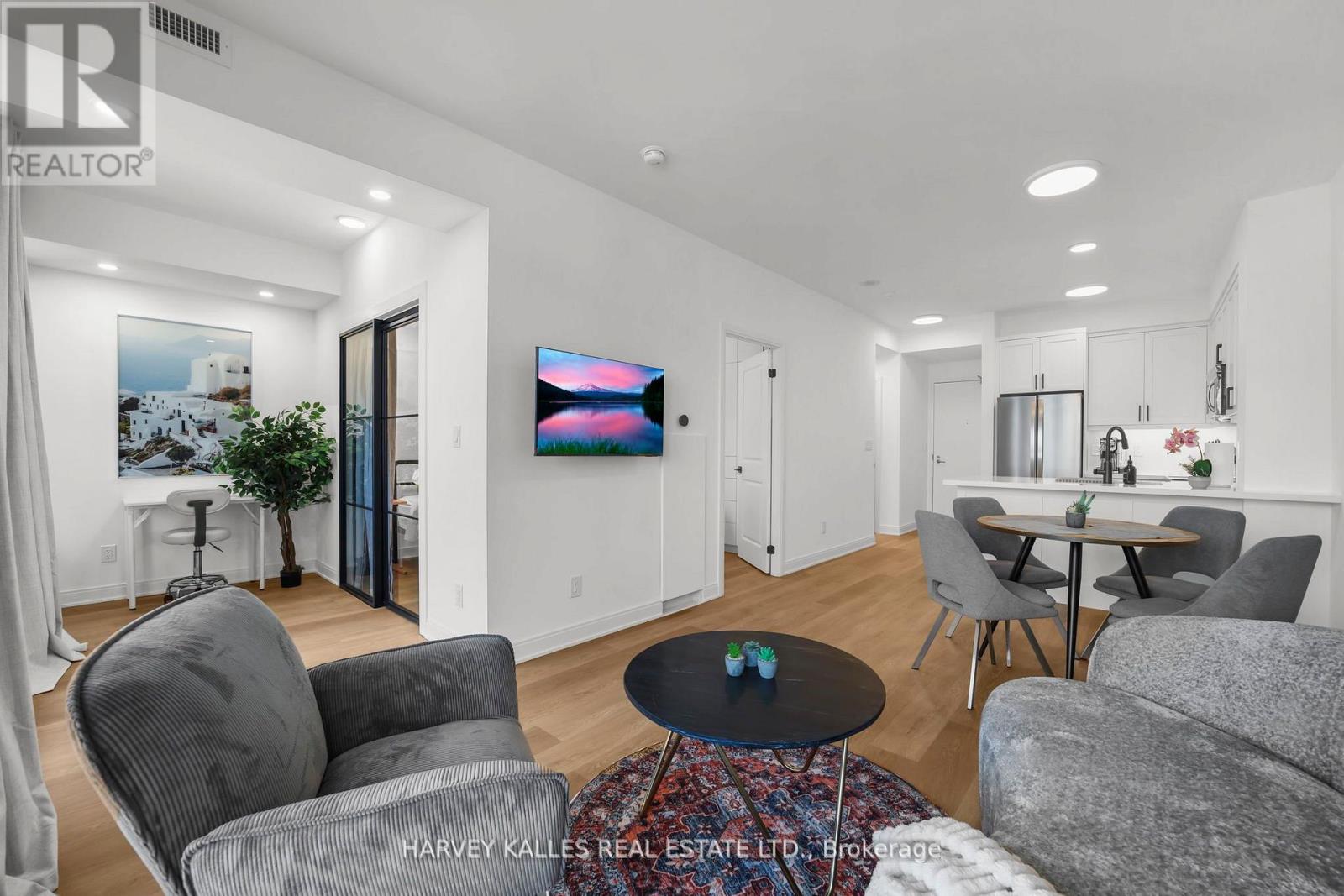 1606 - 18 YORKVILLE AVENUE