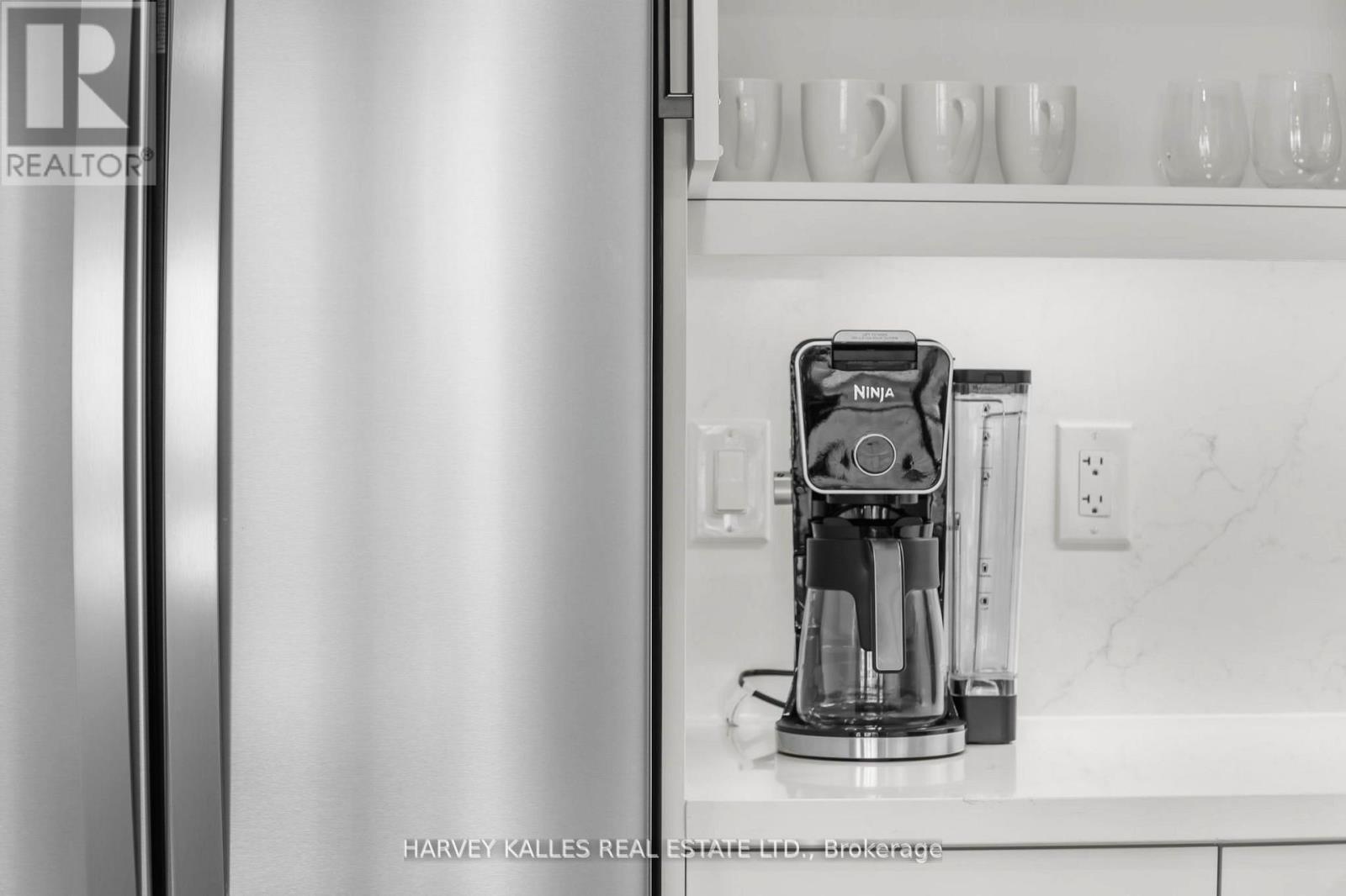 1606 - 18 YORKVILLE AVENUE