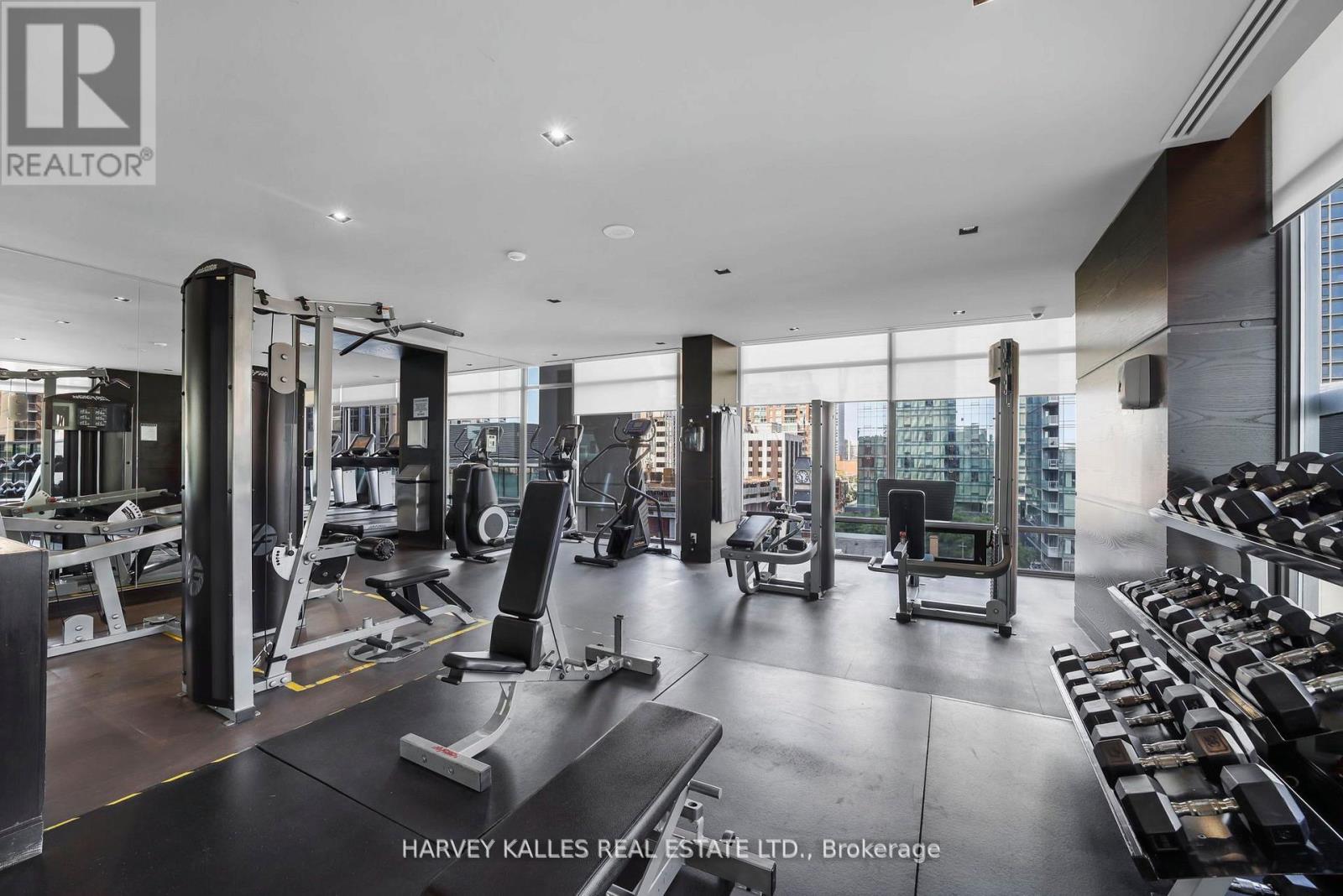 1606 - 18 YORKVILLE AVENUE