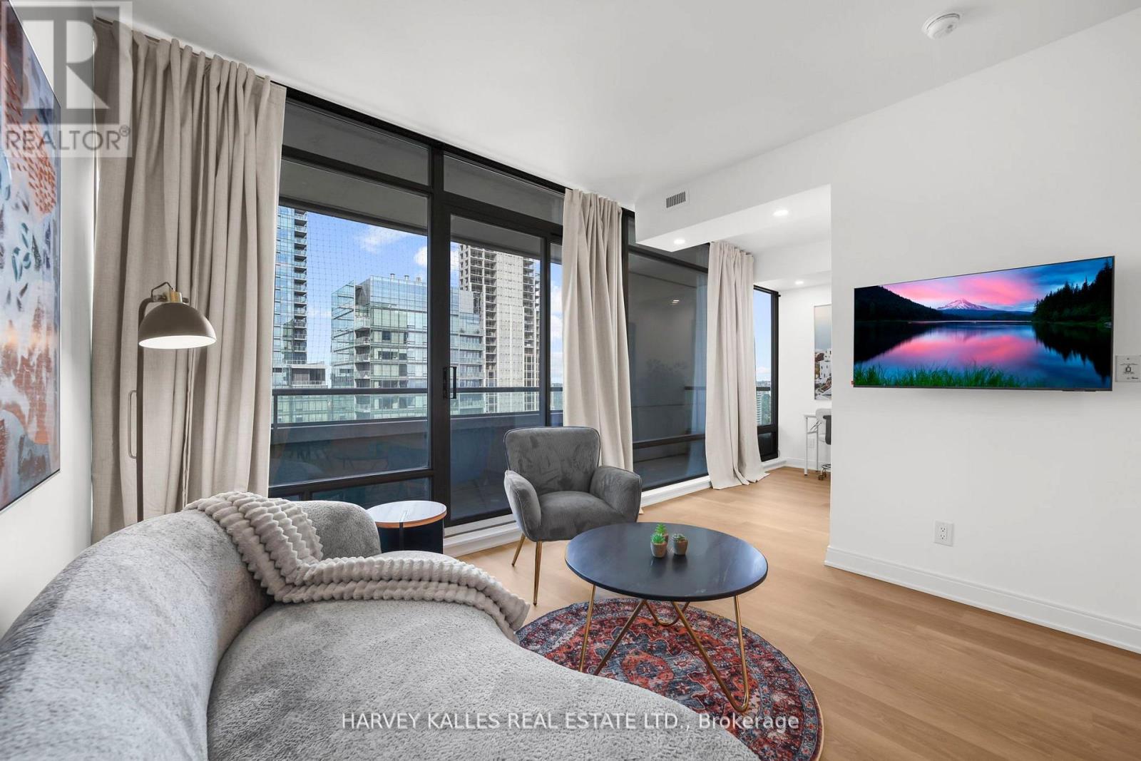 1606 - 18 YORKVILLE AVENUE