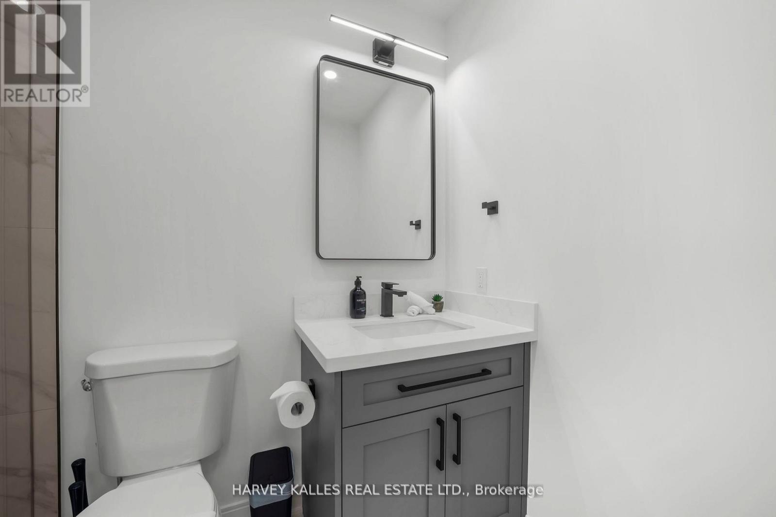 1606 - 18 YORKVILLE AVENUE