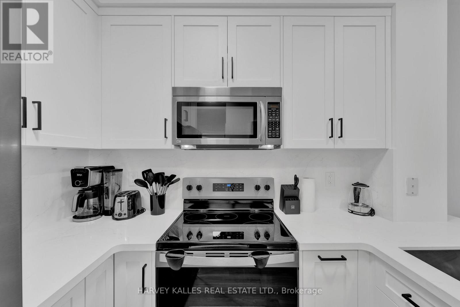 1606 - 18 YORKVILLE AVENUE