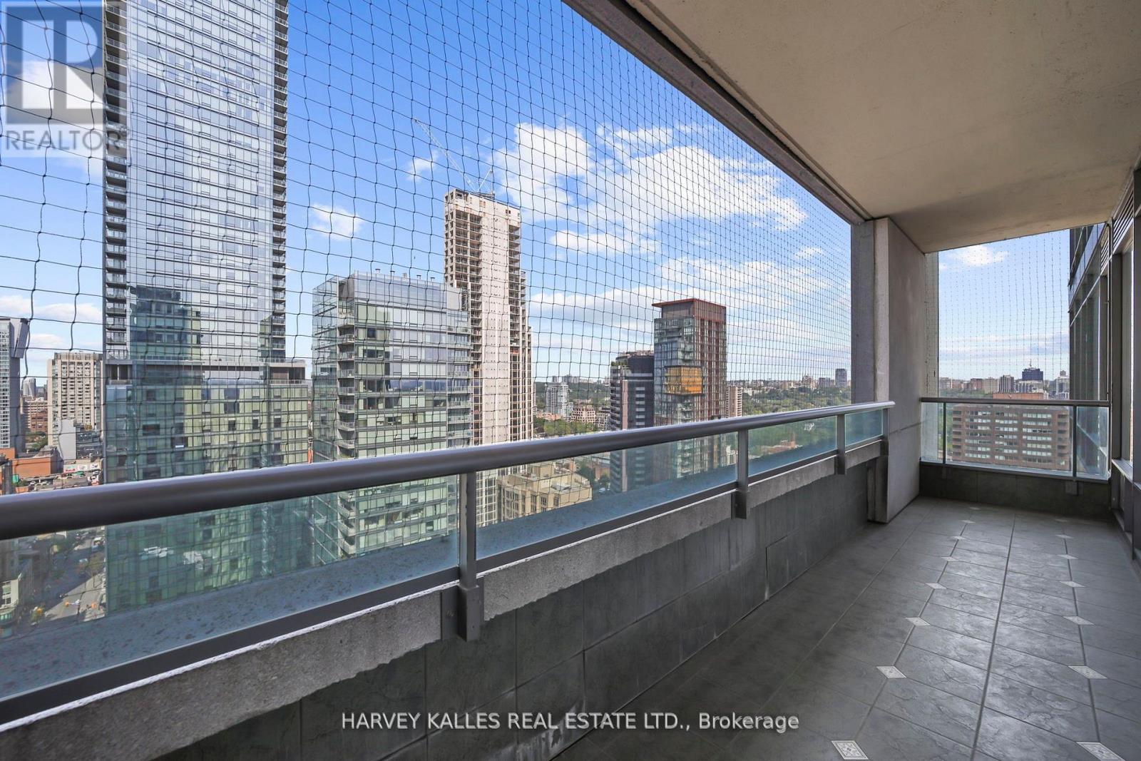 1606 - 18 YORKVILLE AVENUE