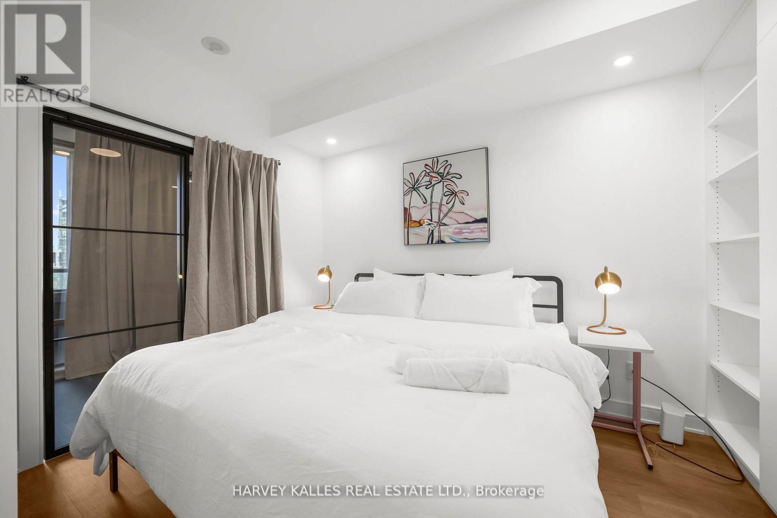 1606 - 18 YORKVILLE AVENUE