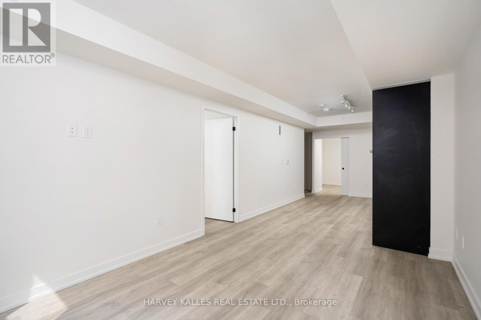 507 - 2 AUGUSTA AVENUE