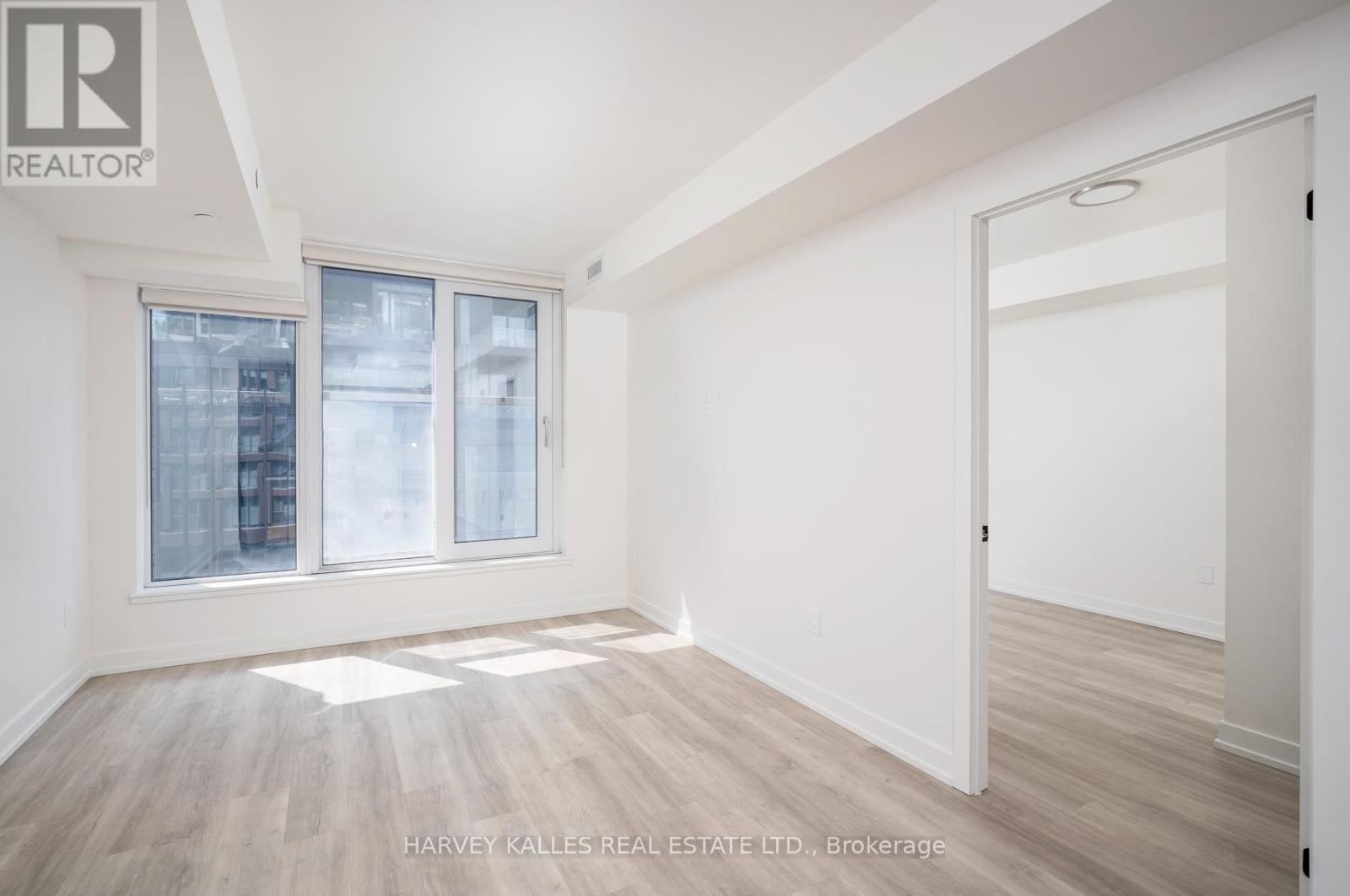 507 - 2 AUGUSTA AVENUE