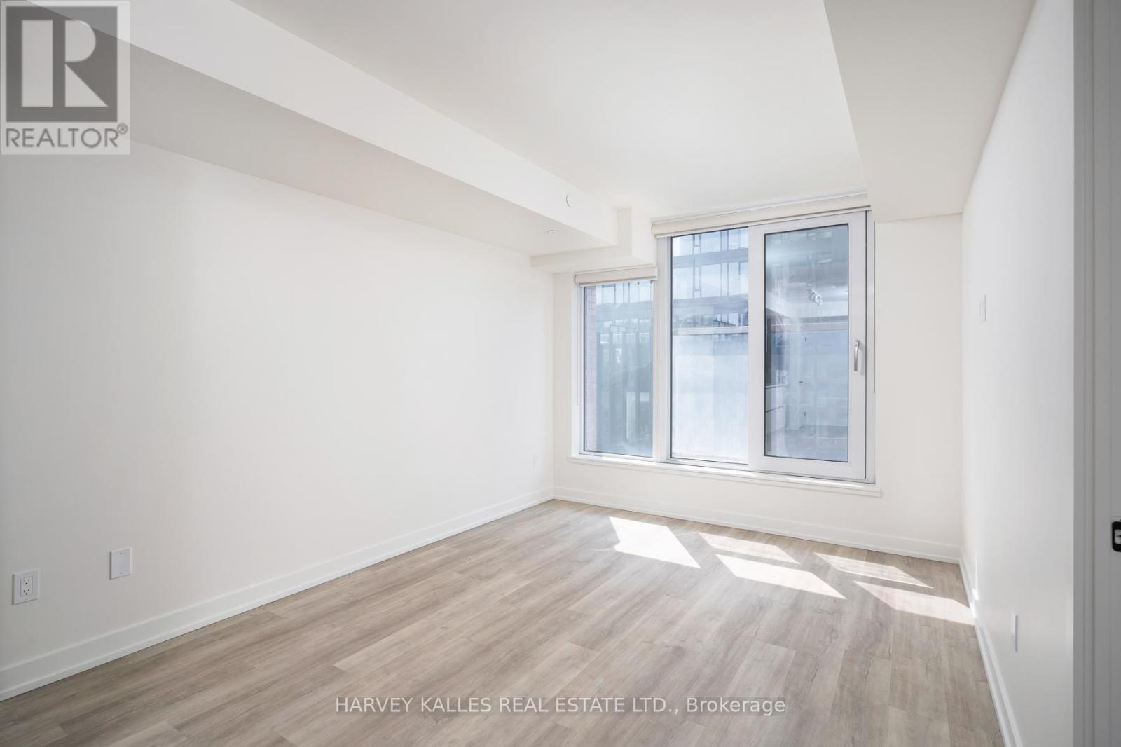 507 - 2 AUGUSTA AVENUE