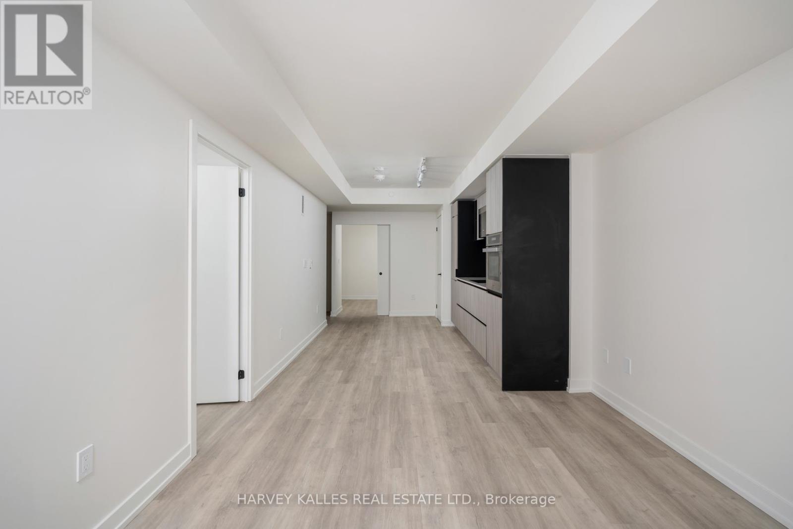 507 - 2 AUGUSTA AVENUE
