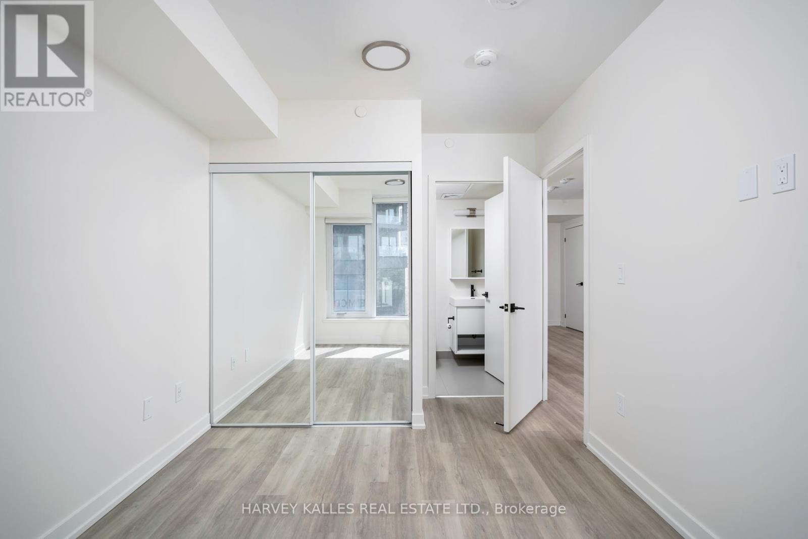 507 - 2 AUGUSTA AVENUE