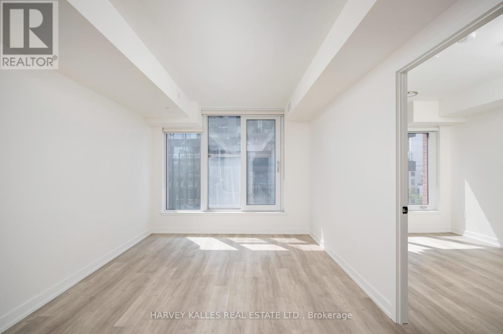 507 - 2 AUGUSTA AVENUE