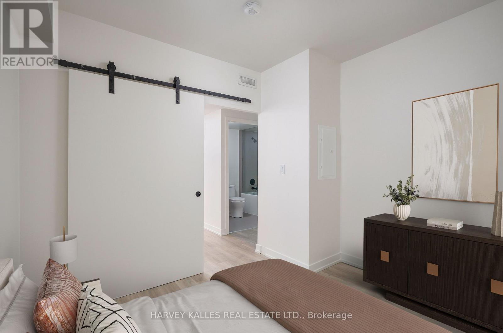 507 - 2 AUGUSTA AVENUE