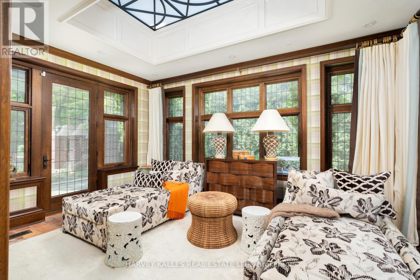 175 TEDDINGTON PARK AVENUE