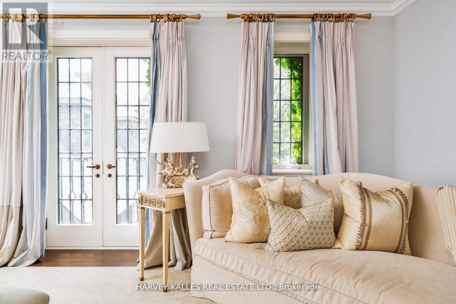 175 TEDDINGTON PARK AVENUE