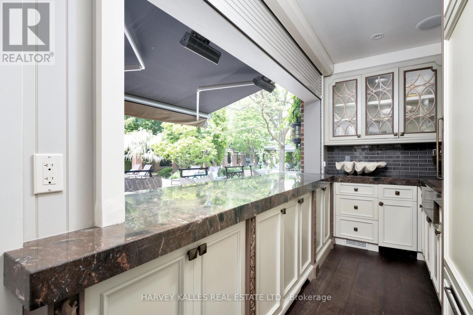 175 TEDDINGTON PARK AVENUE